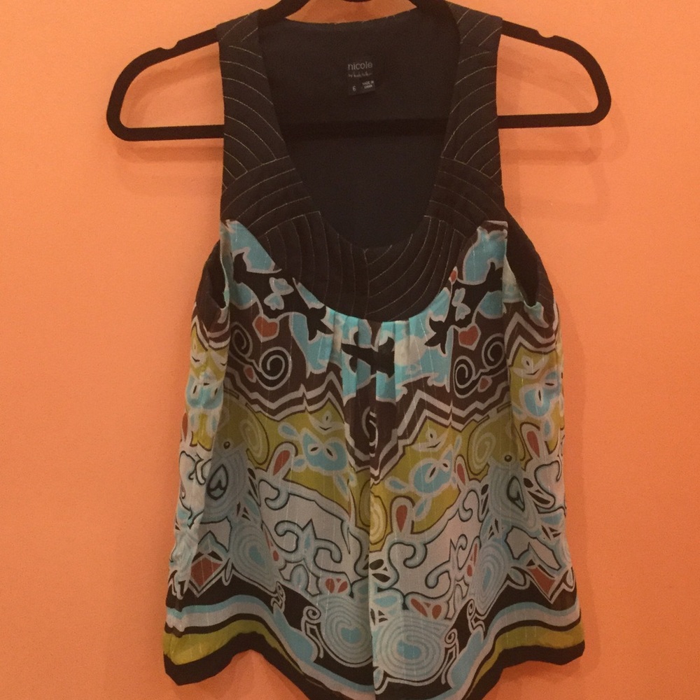 Free flowing Nicole Miller dressy tank