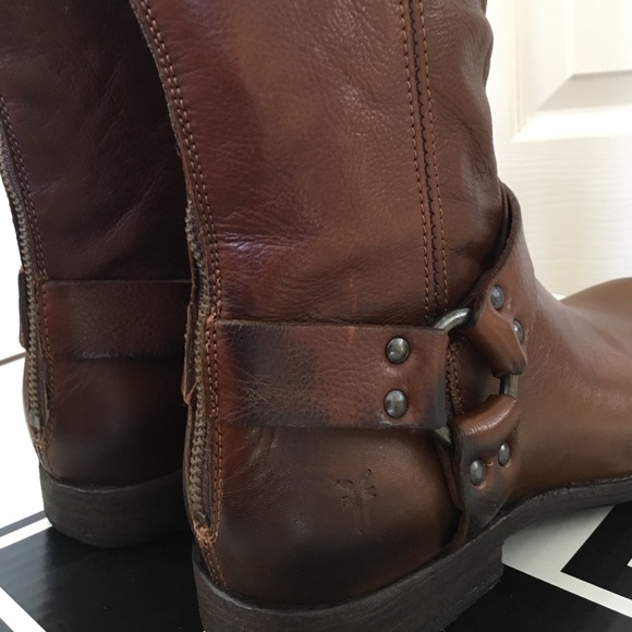 Tall brown boots! - Picture 3 of 4