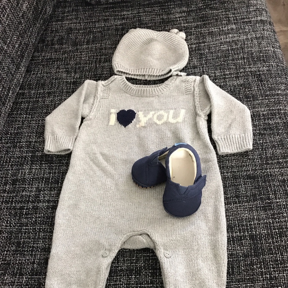 Baby Gap set & Toms shoes