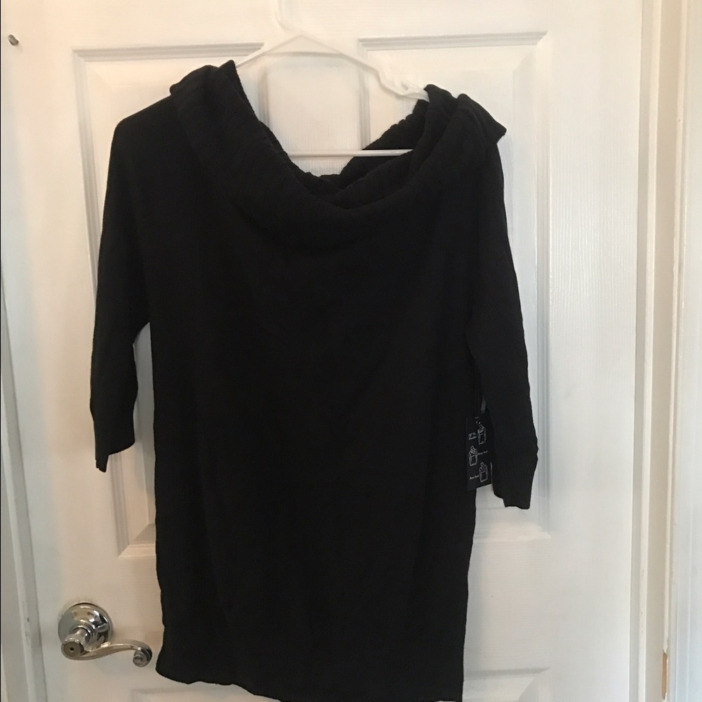 Black 3 way express sweater. large