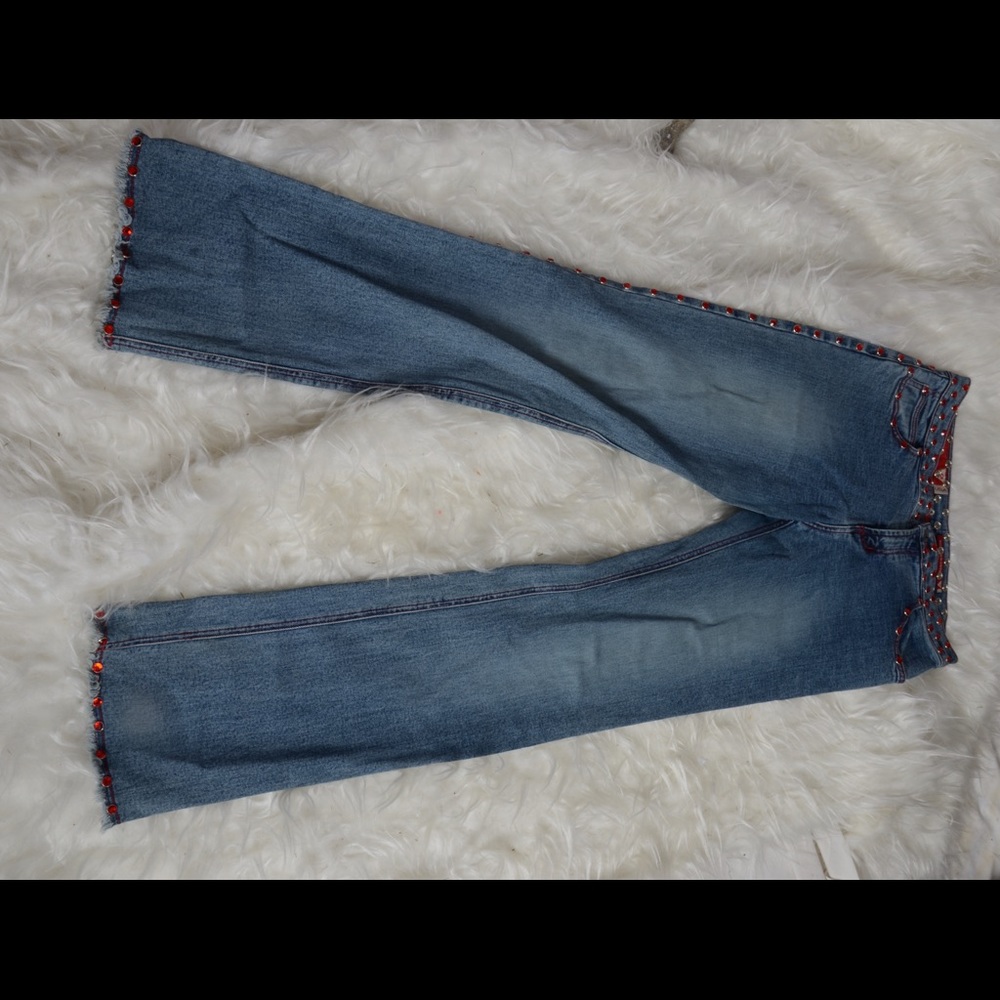 Bedazzled stretchy jeans