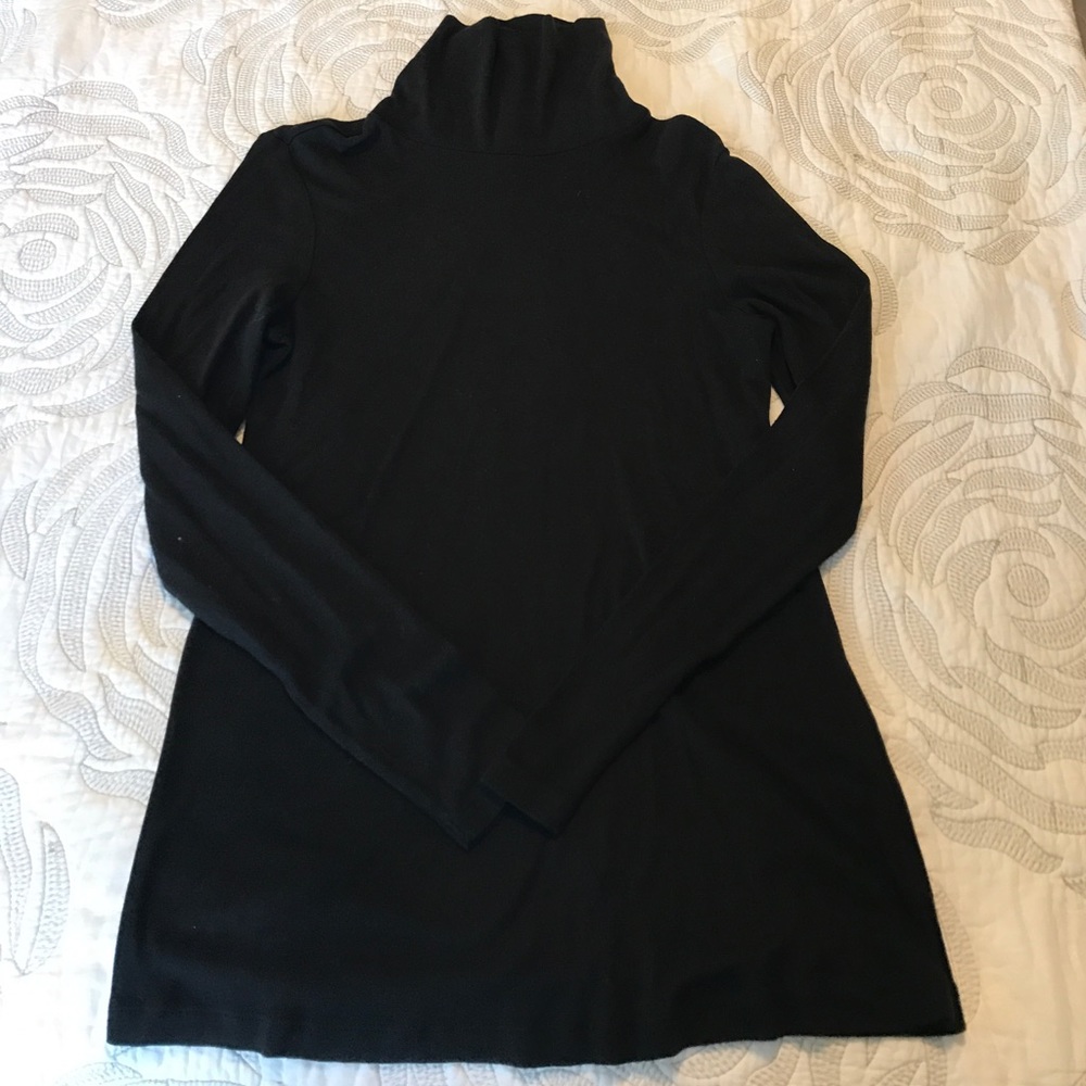 Maternity Turtle Neck. Size M.