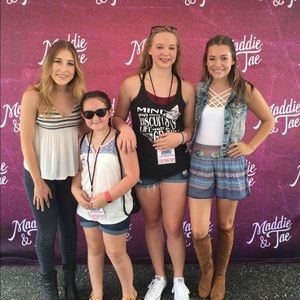 Meet your Posher, Ava