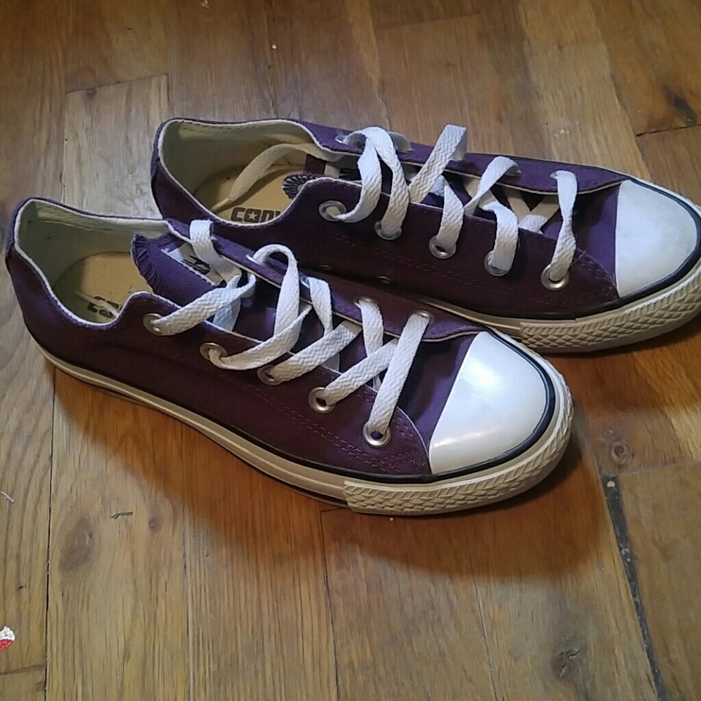 Like new purple converse