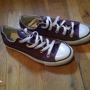 Like new purple converse