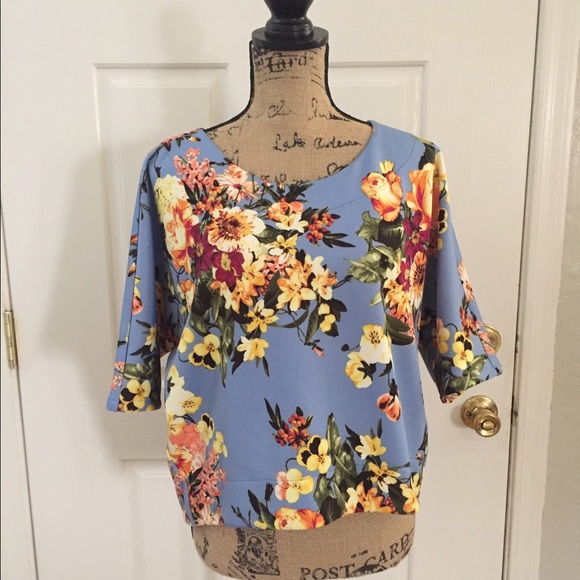 bobeau Tops - Bobeau floral blue top Small