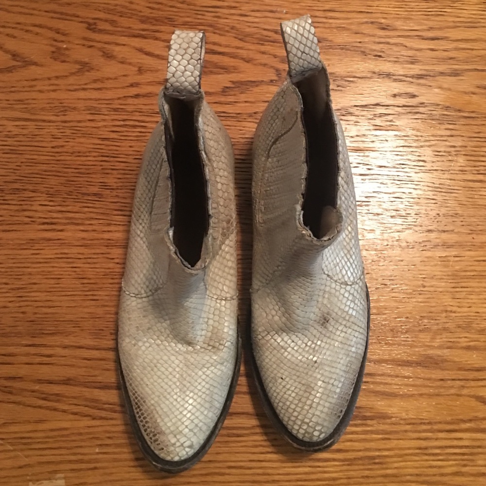 Freebird Lasso-white snakeskin boot