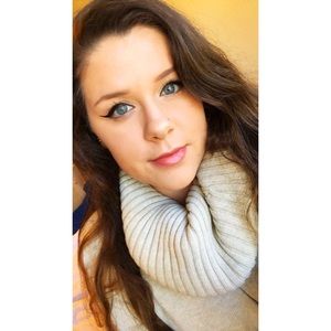 Meet your Posher, Lizzie