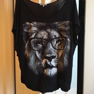 Graphic t lion