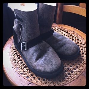 Snakeskin balley button uggs