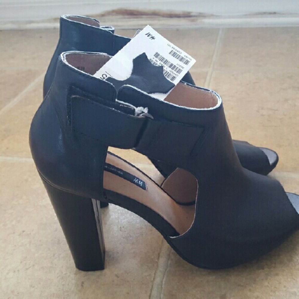 New H&M leather black heels  size 8.5