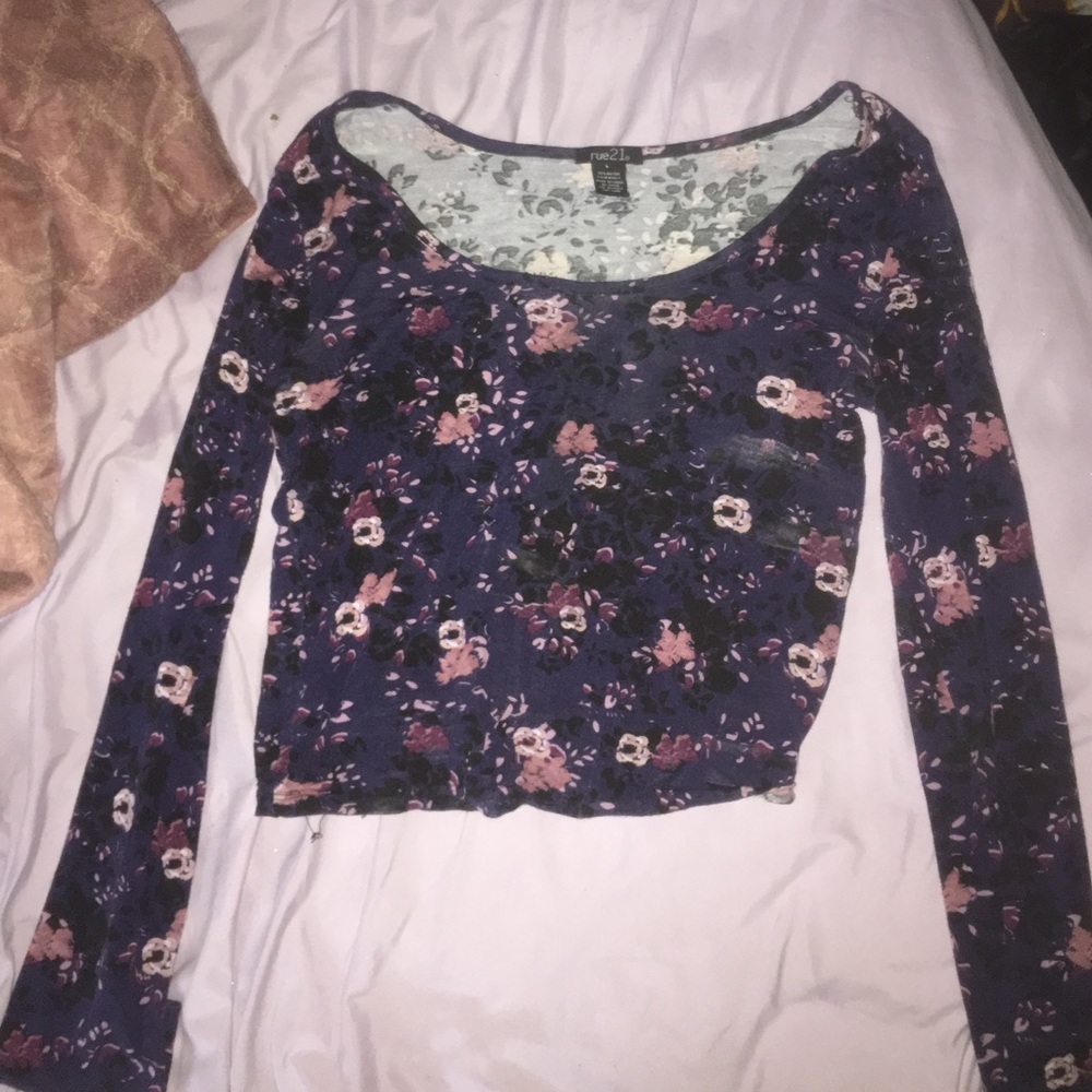 Floral long sleeved crop too