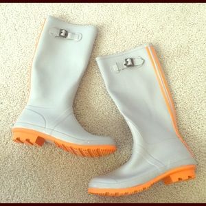 Cute Aldo rainboots