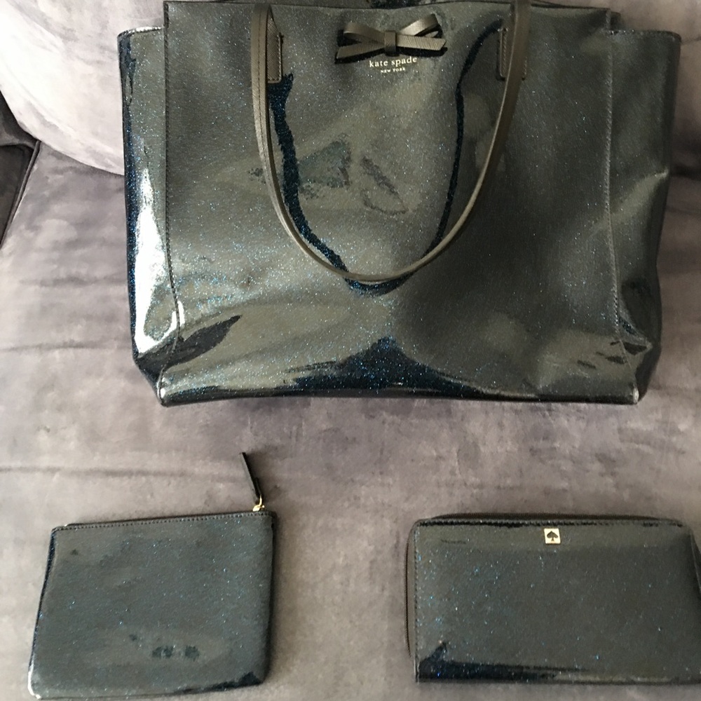 Kate spade bag/wallet/ zip change bag