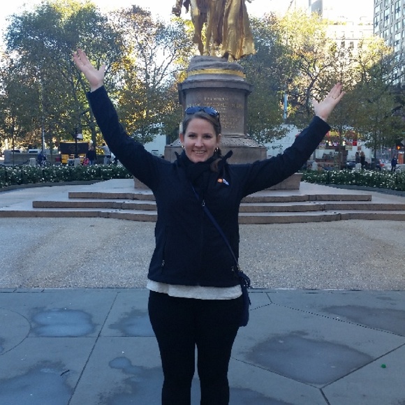 Meet your Posher, Amanda - Picture 1 of 1