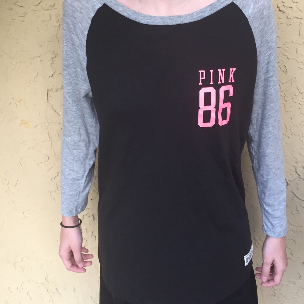 VS PINK long sleeve T-shirt