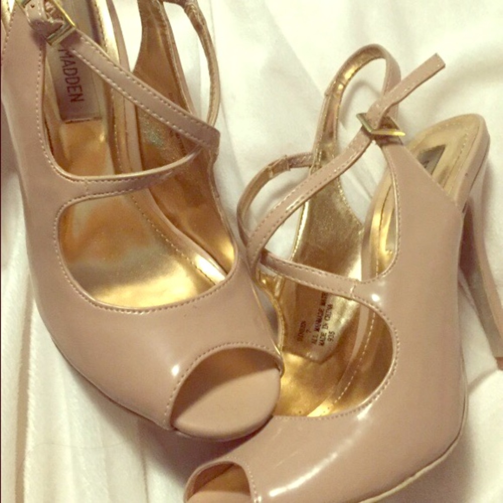 Steve Madden nude heels