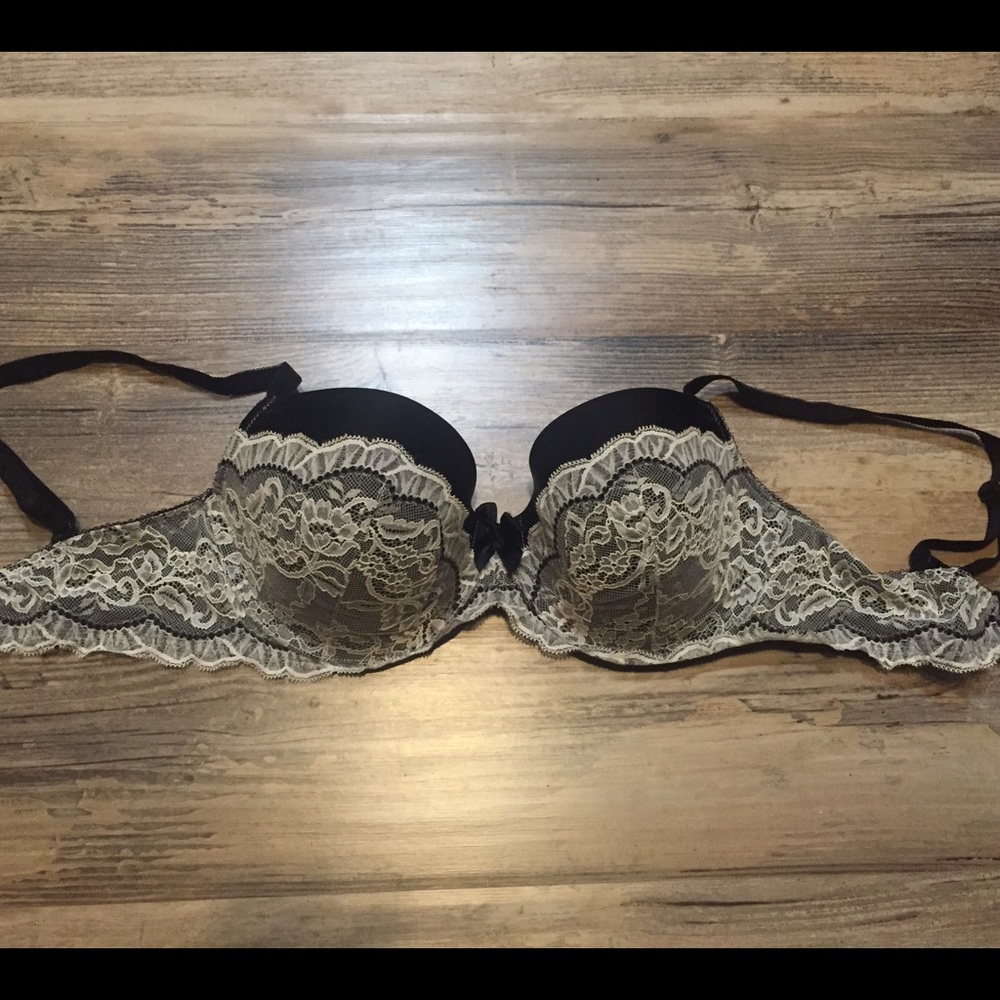 Gorgeous Lace Detail Victoria's Secret Bra