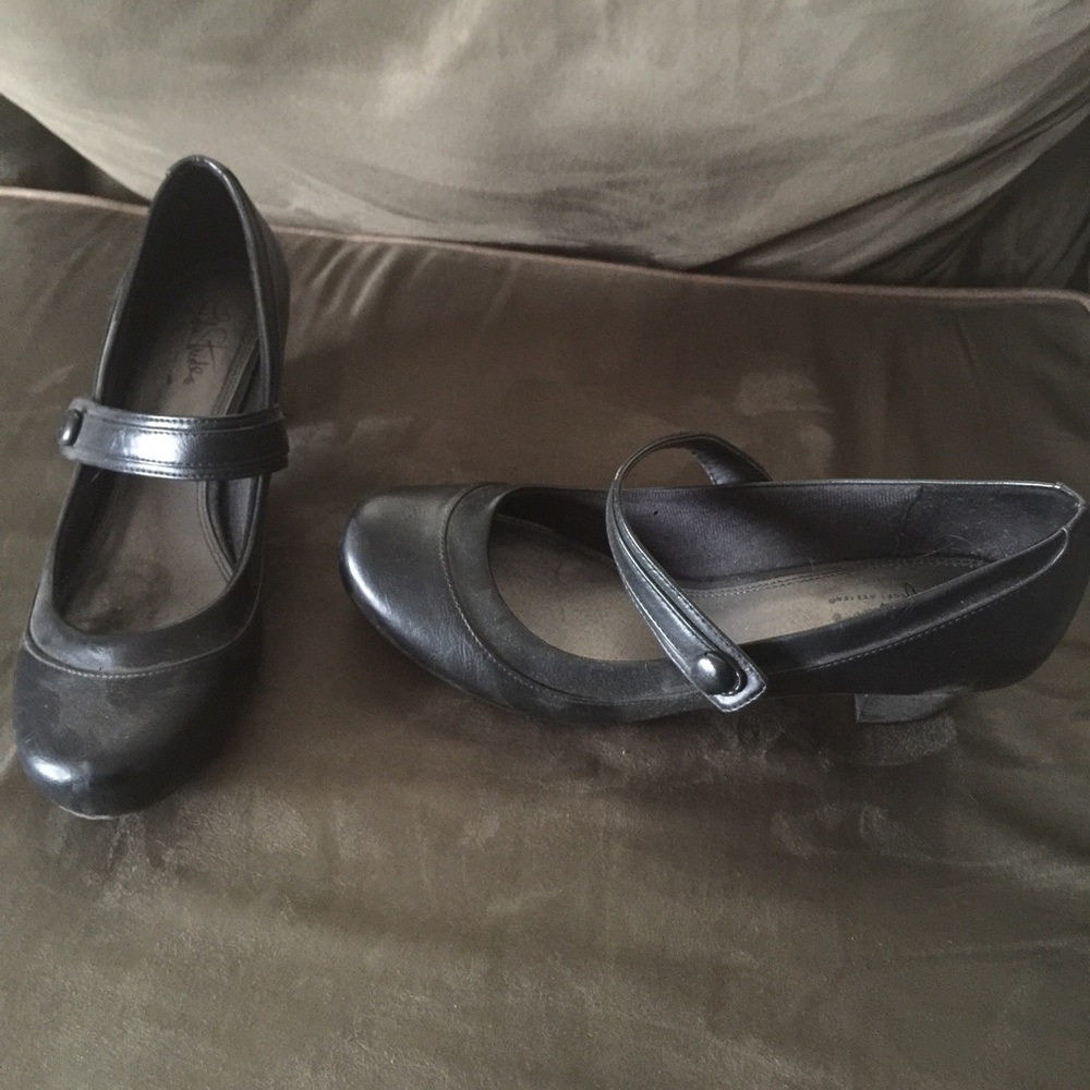 Women's Size 11 Dress Pumps NWOT