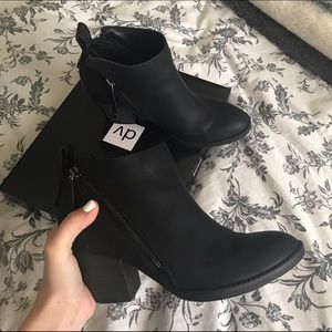 Dolce Vita Booties