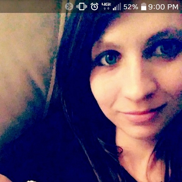 Meet your Posher, Lacey - Picture 2 of 2