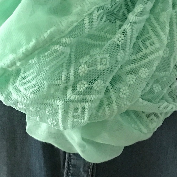 5/$20 shipped Mint infinity lace scarf - Picture 2 of 3
