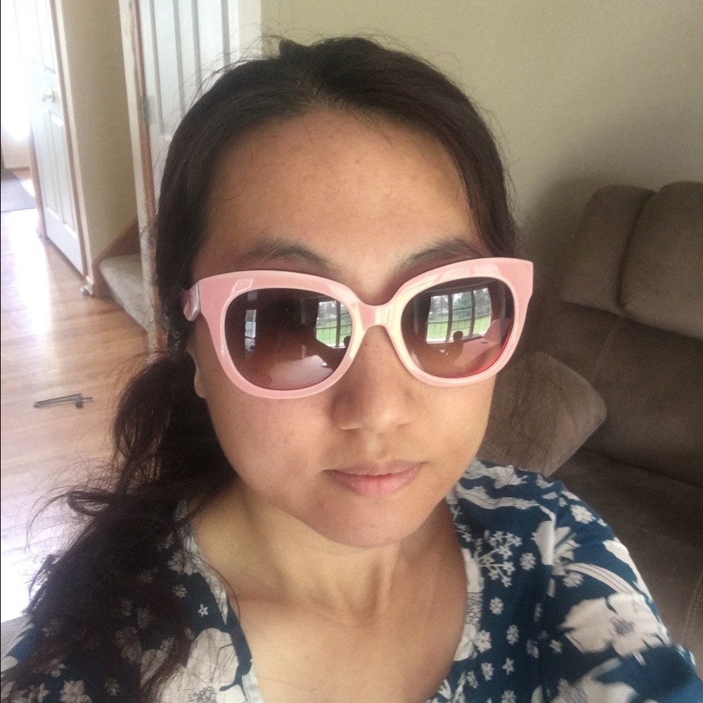 Meet your Posher, Rong