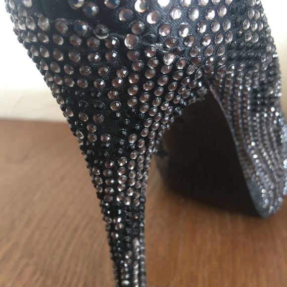 Report Signature, Parker, Bedazzled Pumps 50%OFF - Picture 3 of 4
