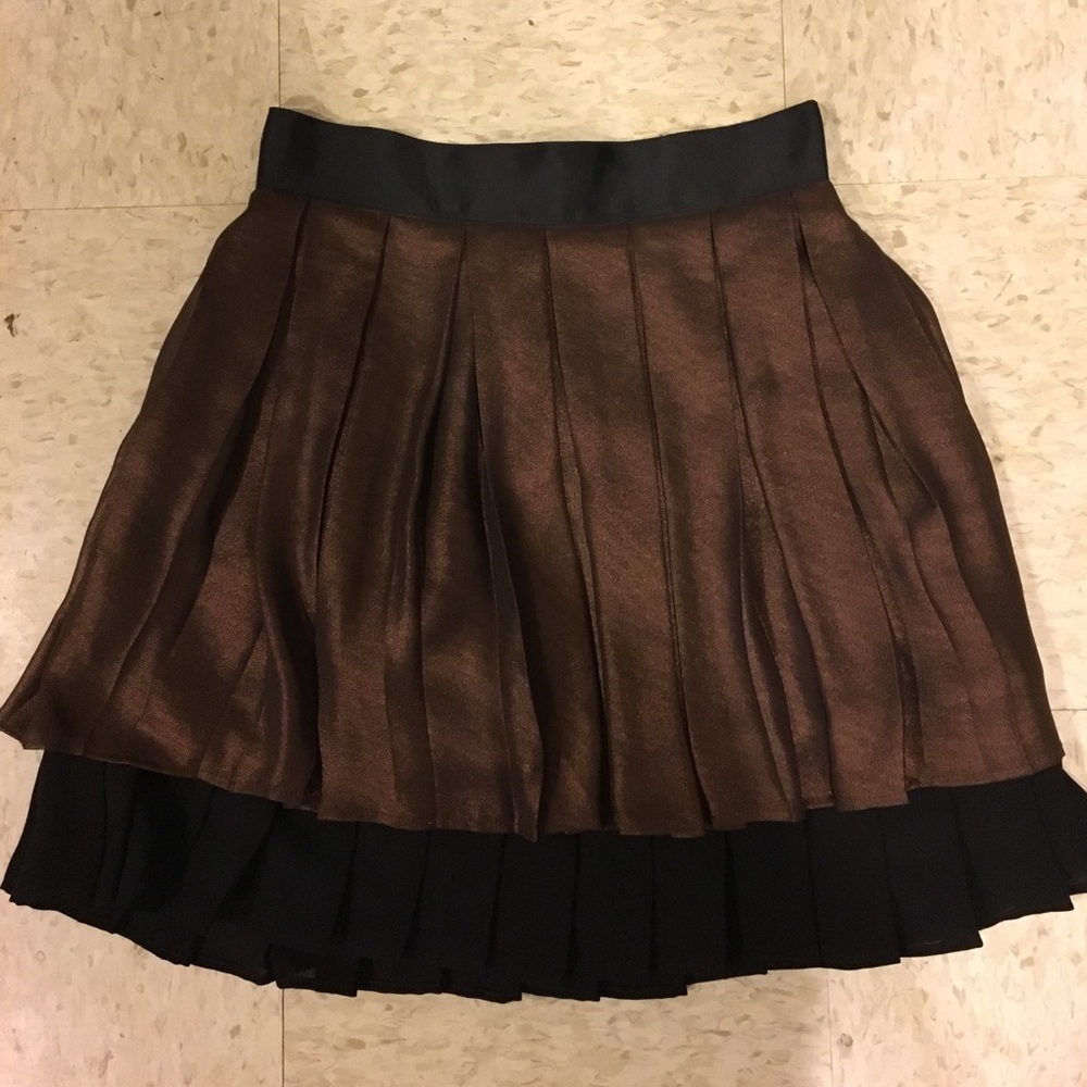 Black and brown skirt.