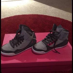 7.5 Jordan Sneakers