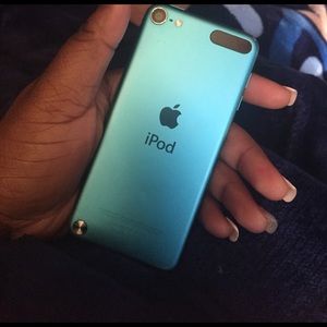 A IPOD TOUCH ( activation lock ) 5th generation