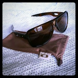 OAKLEY SUNNIES