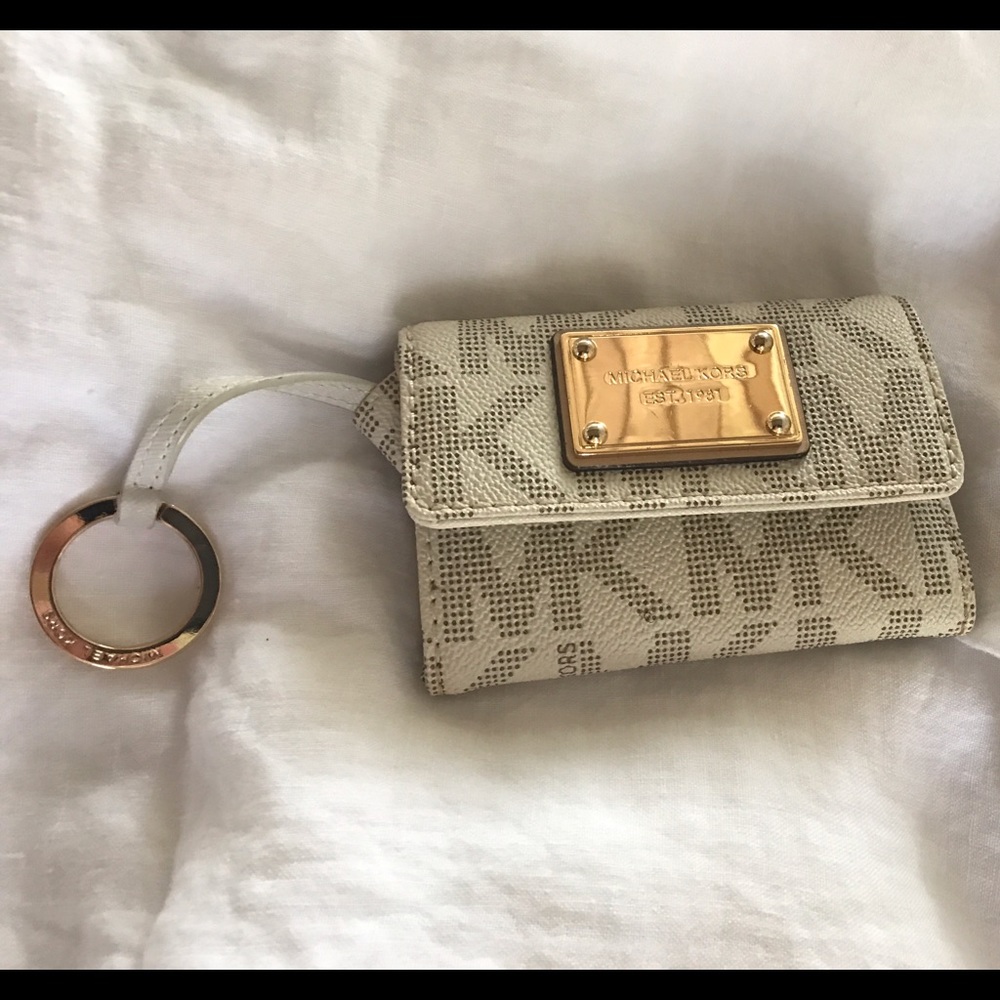 Authentic MK signature vanilla wallet