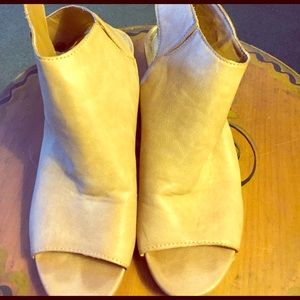 Madden Girl Block Wedge