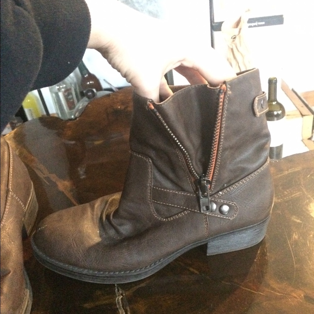 Trapper ankle boots