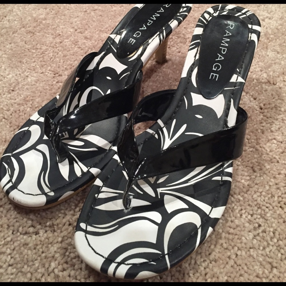 Black and white print sandals