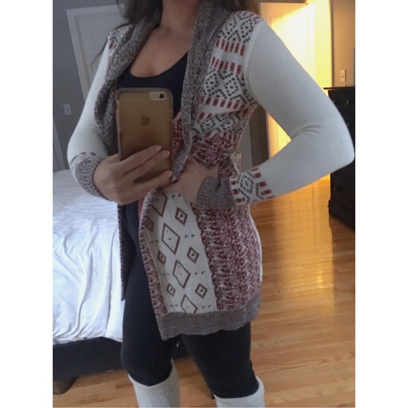 🍂🍁 PATTERNED CARDIGAN 🍁🍂 - Picture 6 of 7