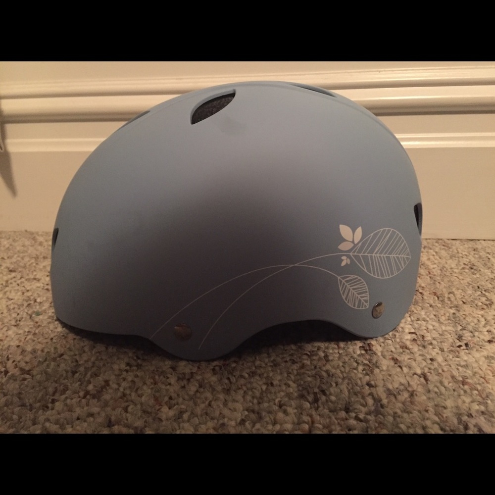 Bicycle helmet