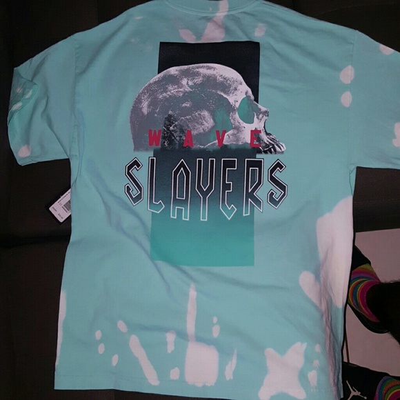 Wavy Shirt - Picture 2 of 3