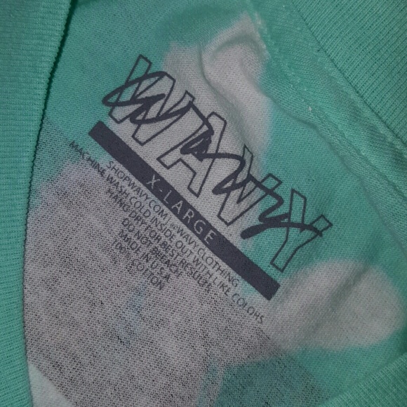 Wavy Shirt - Picture 3 of 3