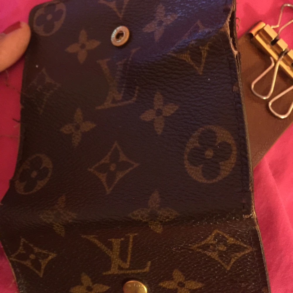 LOUIS VUITTON FIVE KEYS 🔑 WALLET💕❤️RA0074