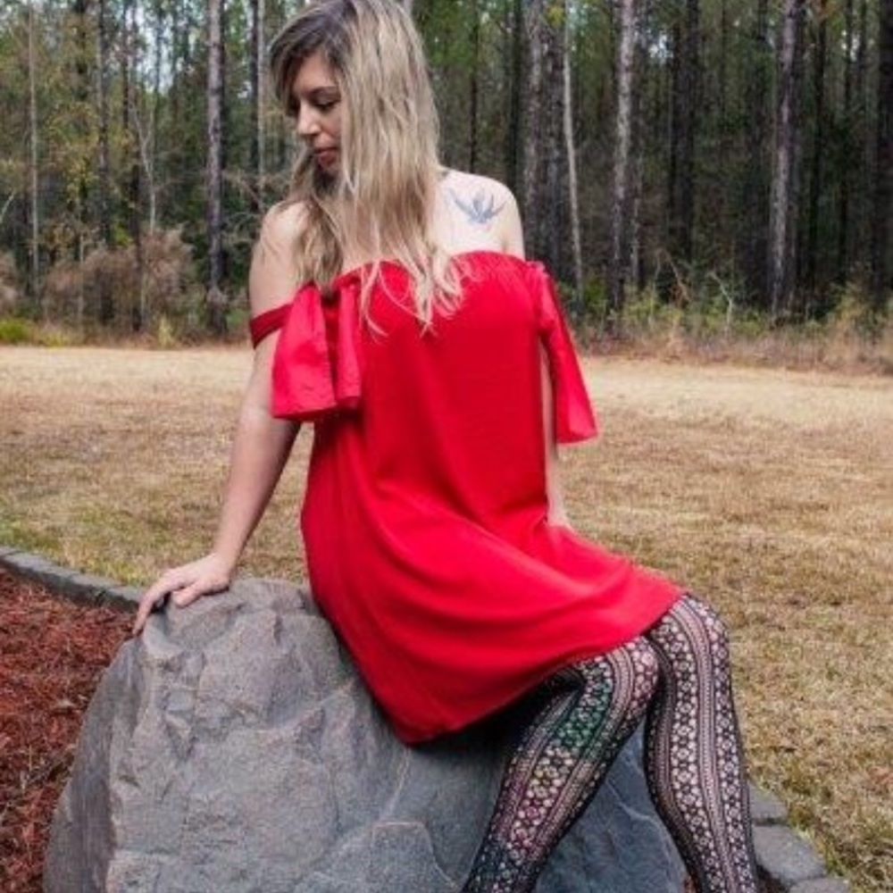 🌹 SALE!! 🌹 Red off the shoulder dress
