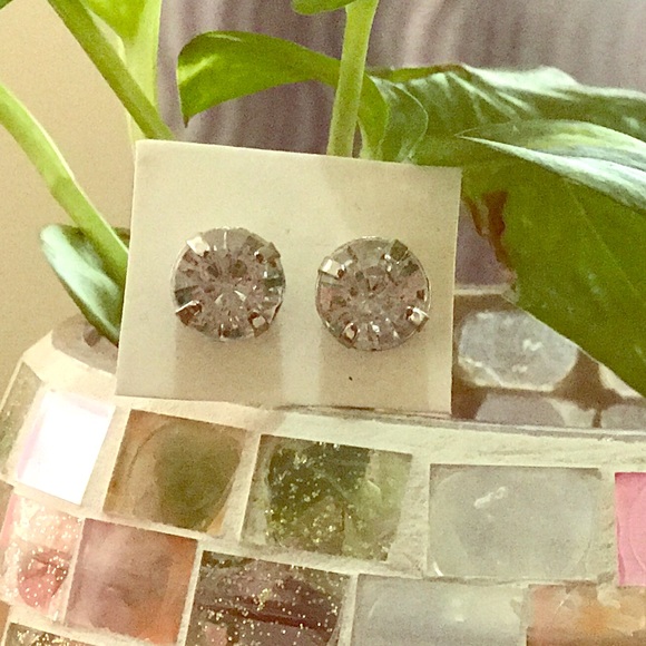 H&M Jewelry - Earring H&M Jewelry - Earring
