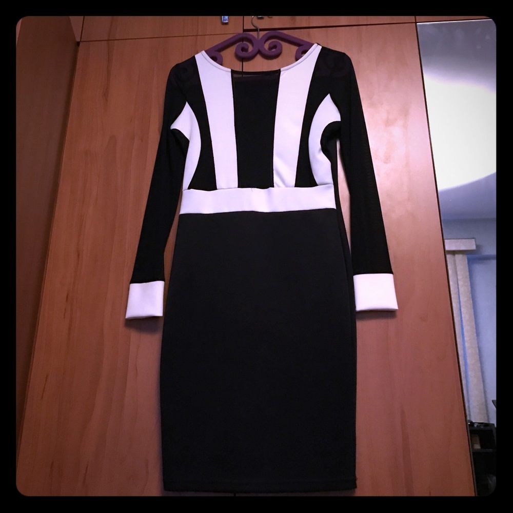 Pretty back and white dress