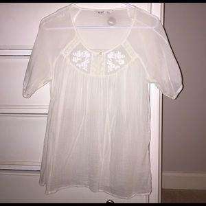 White Old Navy top