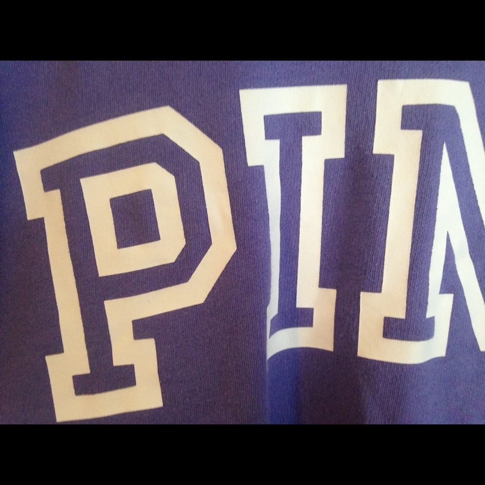 🚫SOLD🚫 VS Pink Crew - Picture 2 of 4