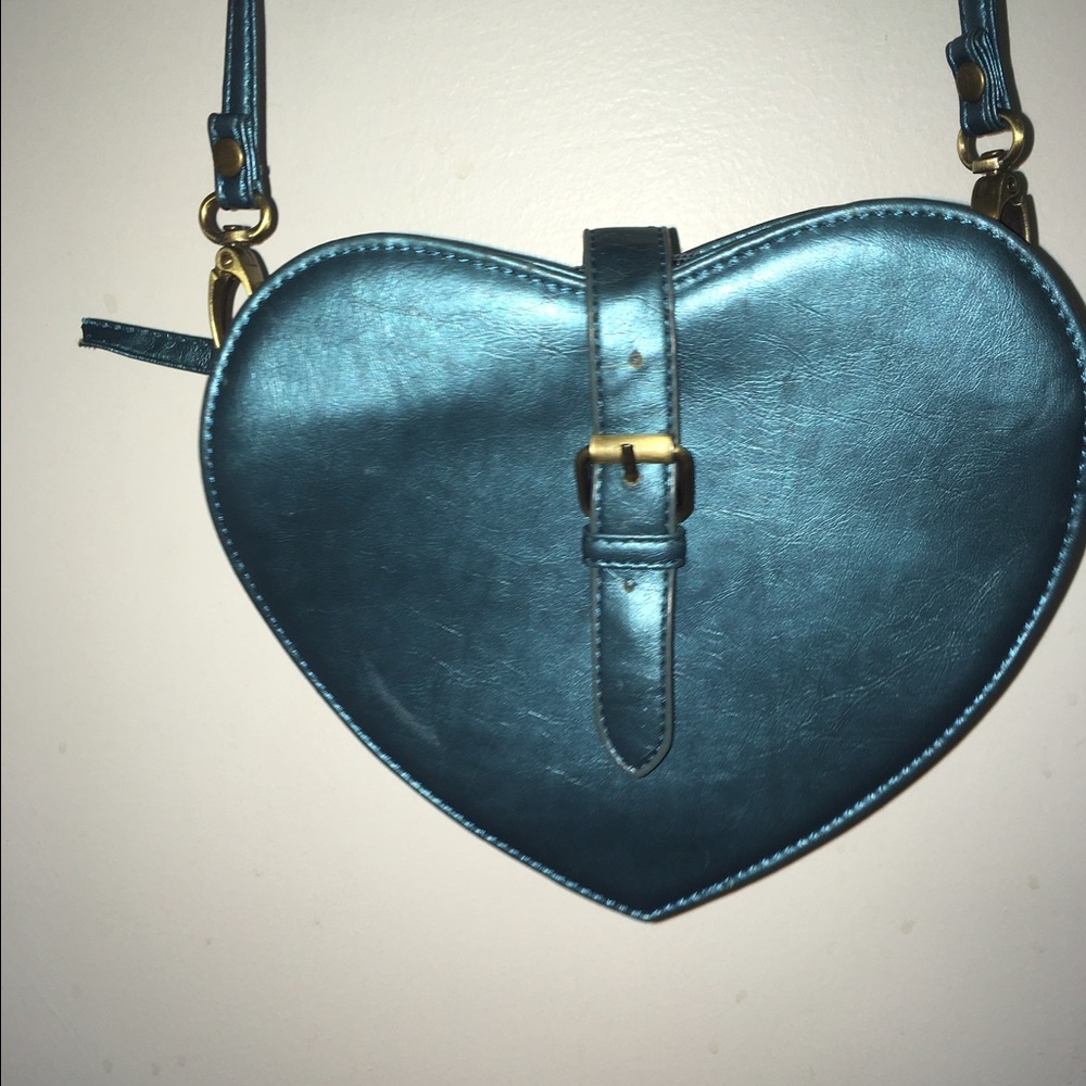 Heart shaped cross body
