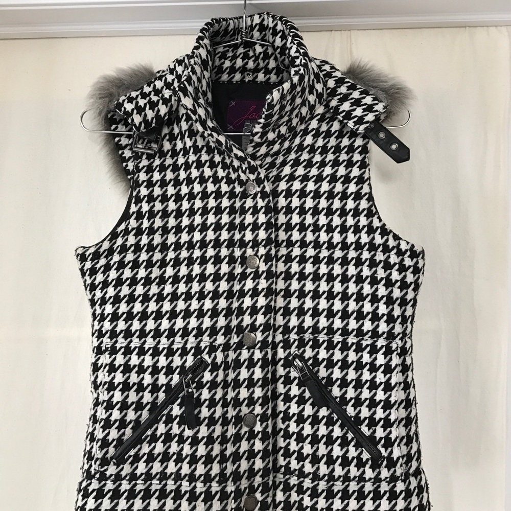 Very cool BB Dakota houndstooth vest.
