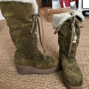 Micheal Kors fleece lined boots