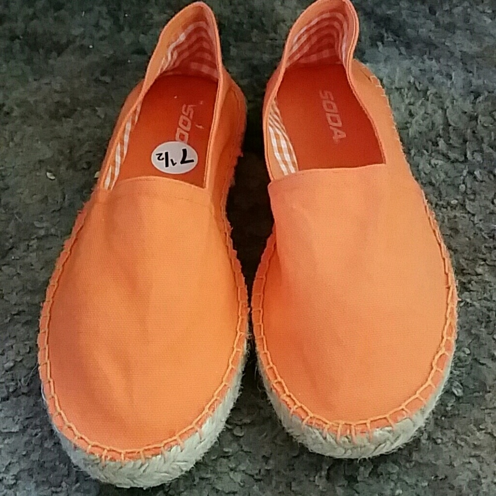 Slip-on espadrille sandal 7.5